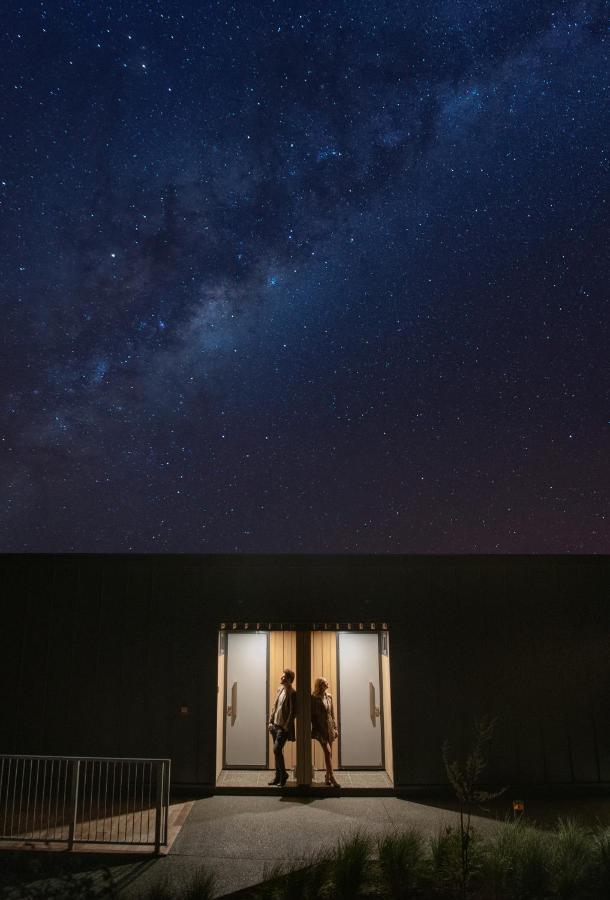 Galaxy Boutique Hotel レイク・テカポ エクステリア 写真 Milky Way over the Atacama Desert